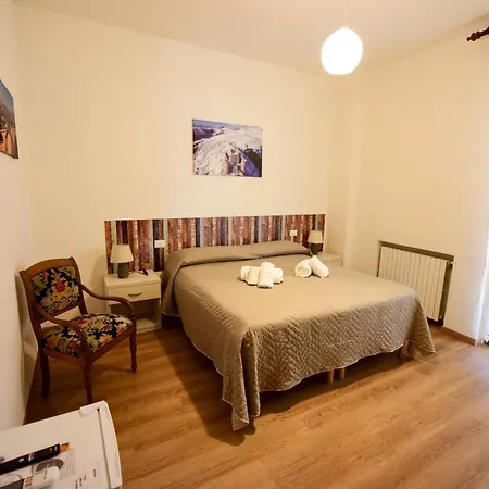 לינה וארוחת בוקר Le Navi