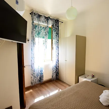 לינה וארוחת בוקר Le Navi אורטונה