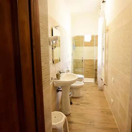 Le Navi לינה וארוחת בוקר