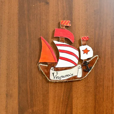 לינה וארוחת בוקר Le Navi 3*